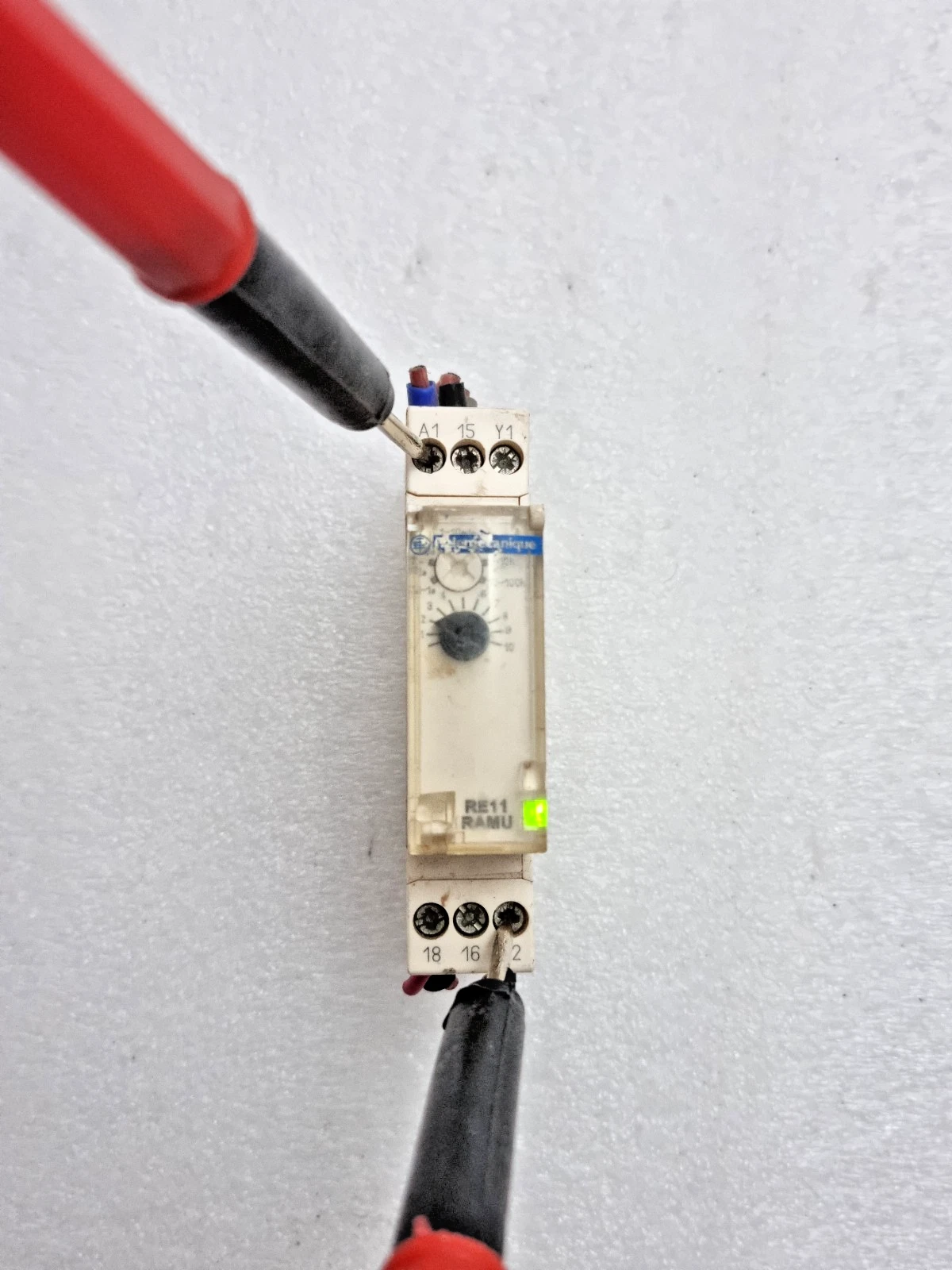 Schneider Telemecanique RE11RAMU Timing Relay 0.1s-100h